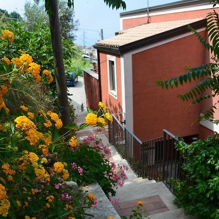 B&B La Casa Rossa Paola Ngoại thất bức ảnh