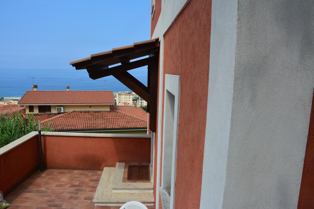 B&B La Casa Rossa Paola Ngoại thất bức ảnh