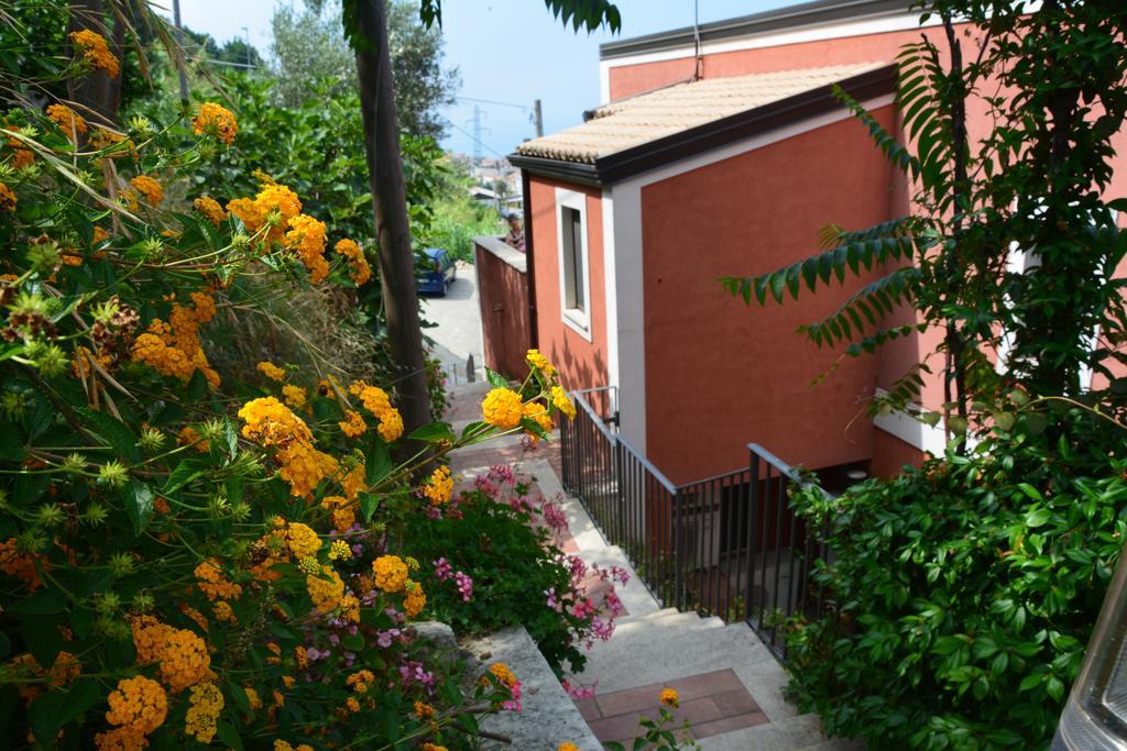 B&B La Casa Rossa Paola Ngoại thất bức ảnh
