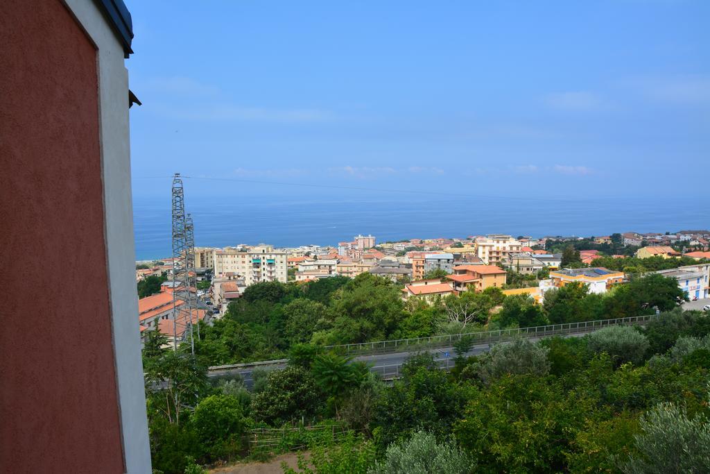 B&B La Casa Rossa Paola Ngoại thất bức ảnh