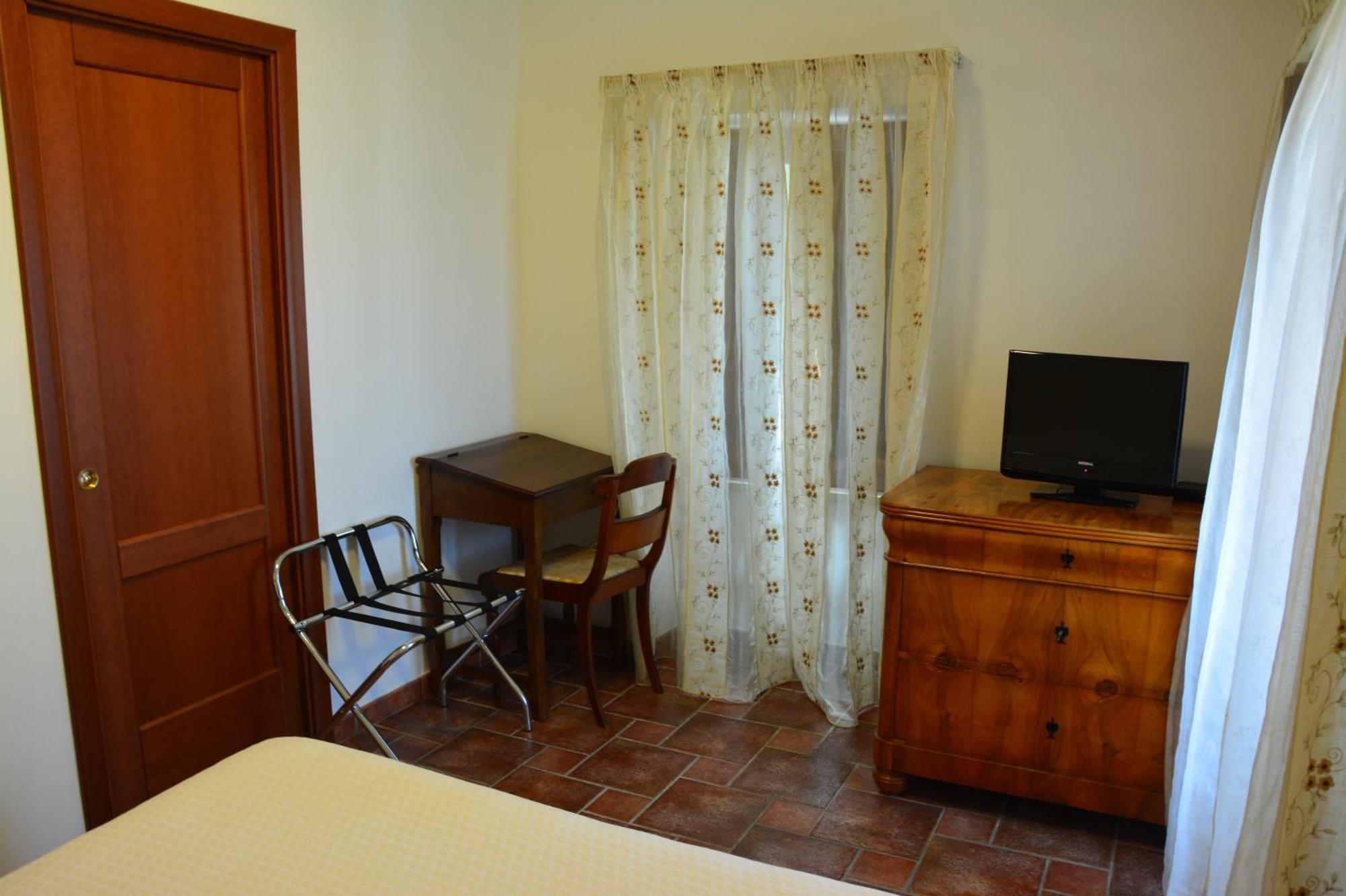 B&B La Casa Rossa Paola Ngoại thất bức ảnh